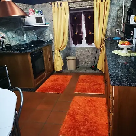 Casa Leao Pacos de Ferreira